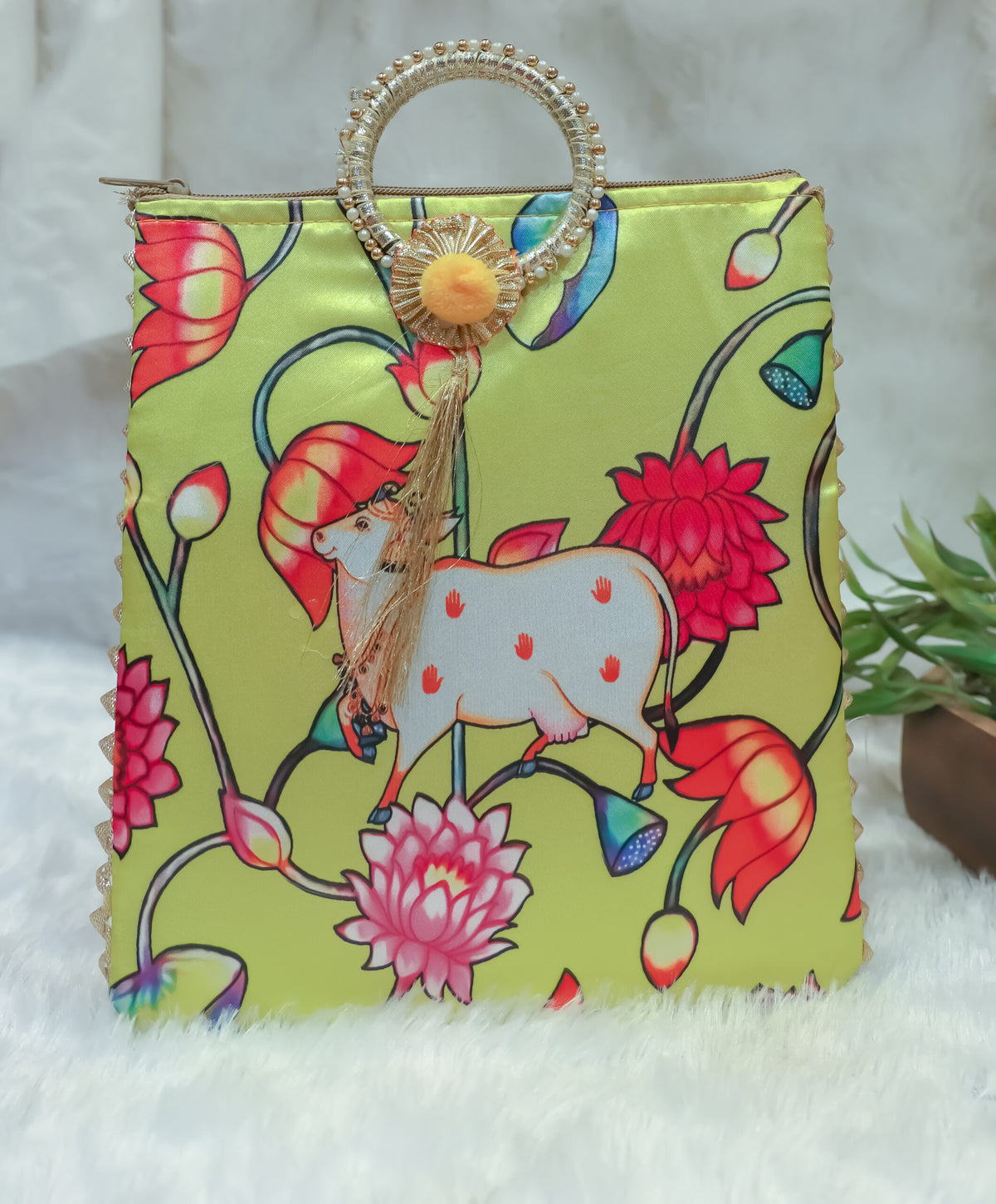 Pichwai print bag with bangle handle