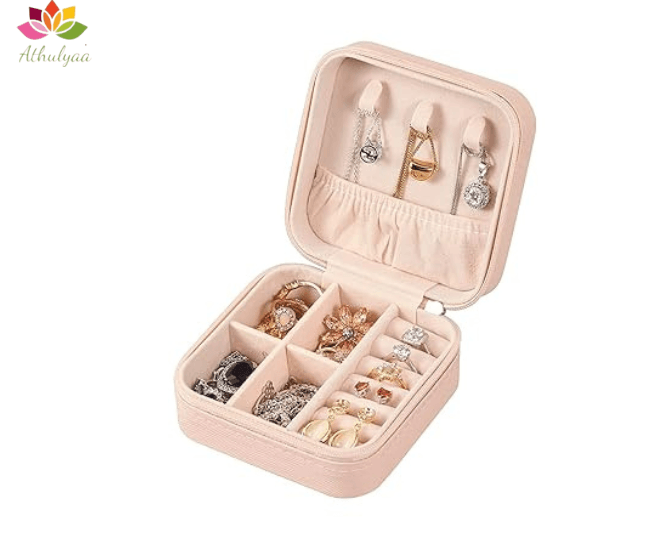 Travel jewellery case