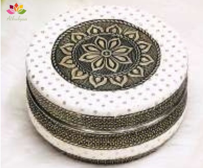 Oxidised white colour flower steel box