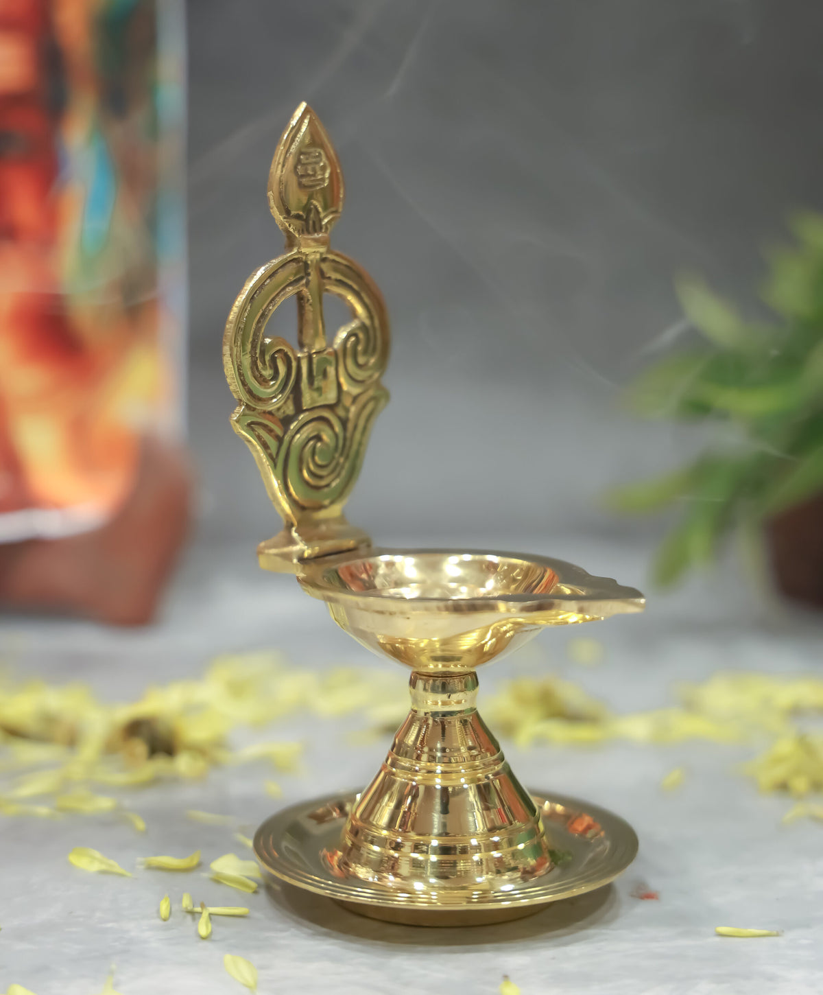 Om Vel Brass Lamp