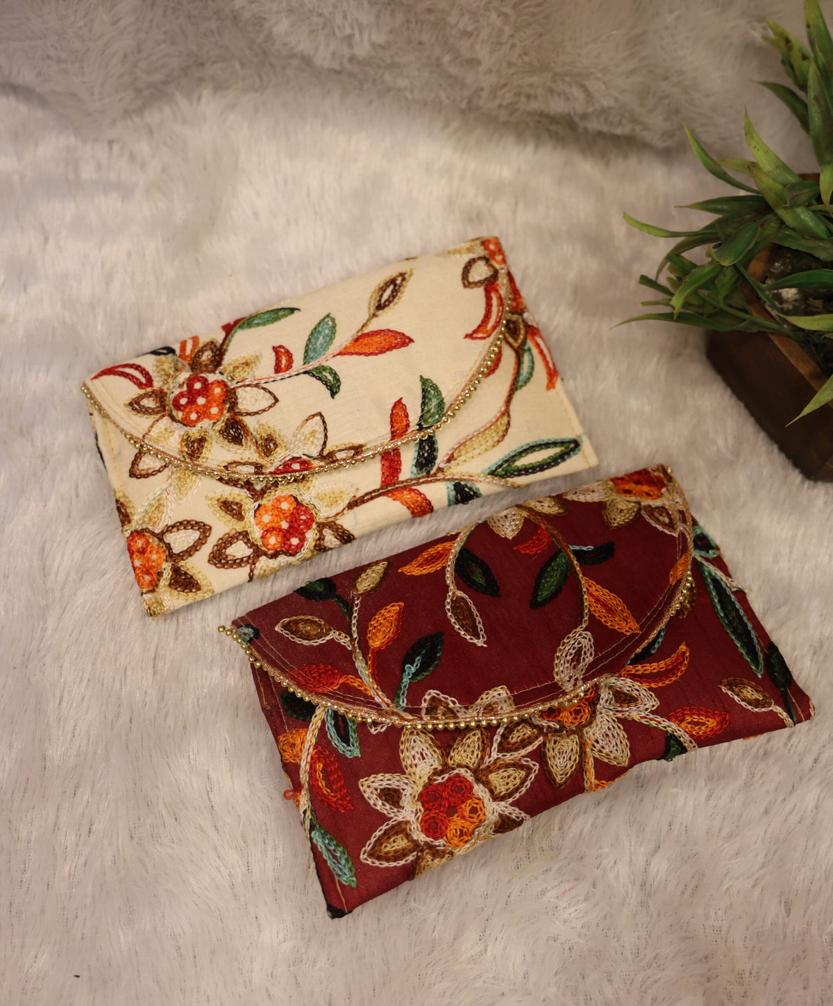 Long vine embroidery purse
