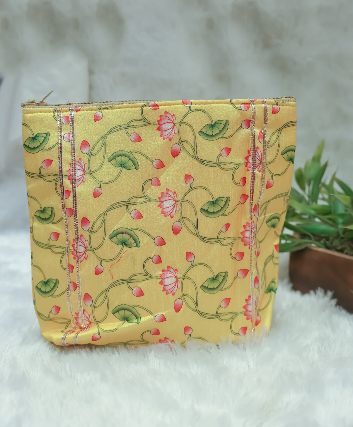 Toiletry holder purse