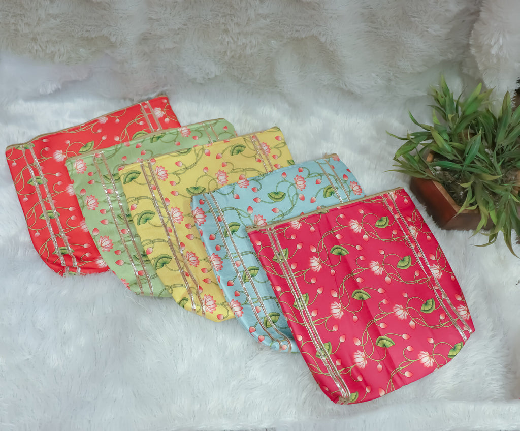Toiletry holder purse