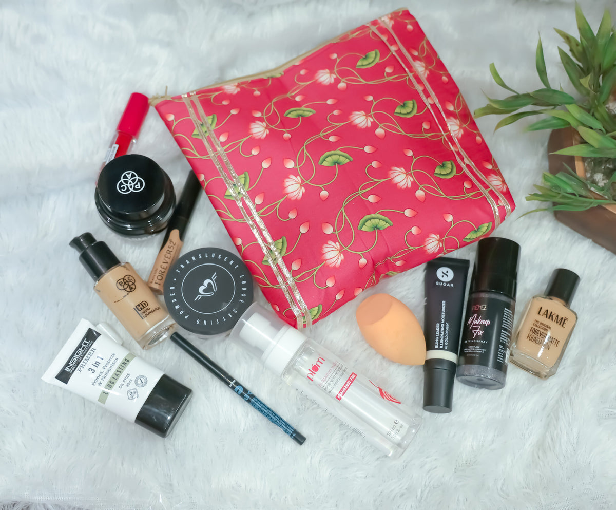 Toiletry holder purse