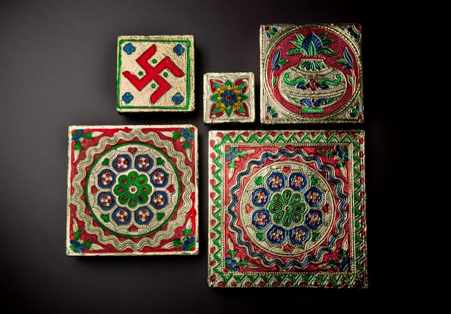 Meenakari Chowki/Manai