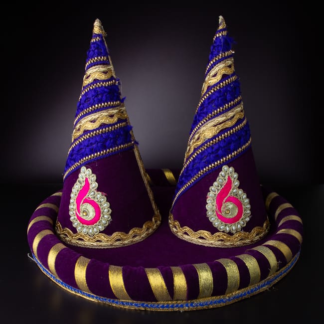 Paruppu Thengai Koodu Pair with Round plate