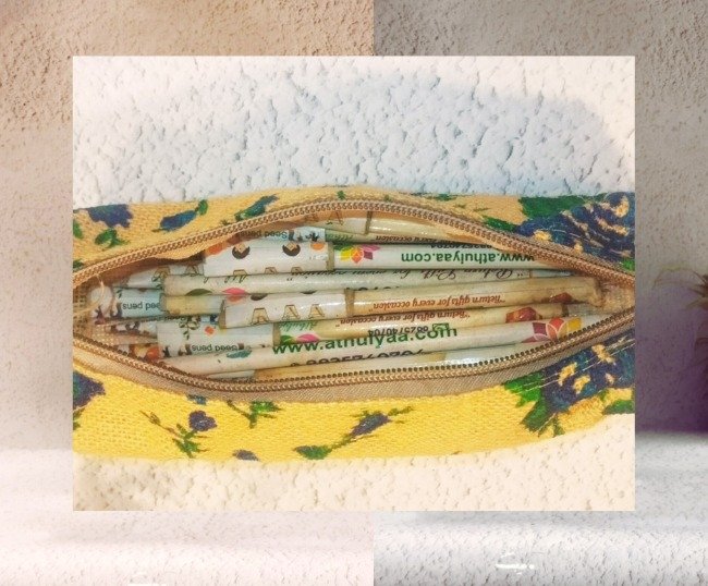 Jute printed pencil pouch