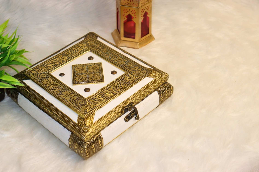 Cream Rajwadi Dry Fruit Box