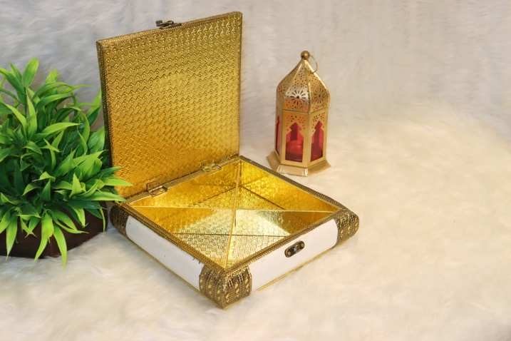 Cream Rajwadi Dry Fruit Box