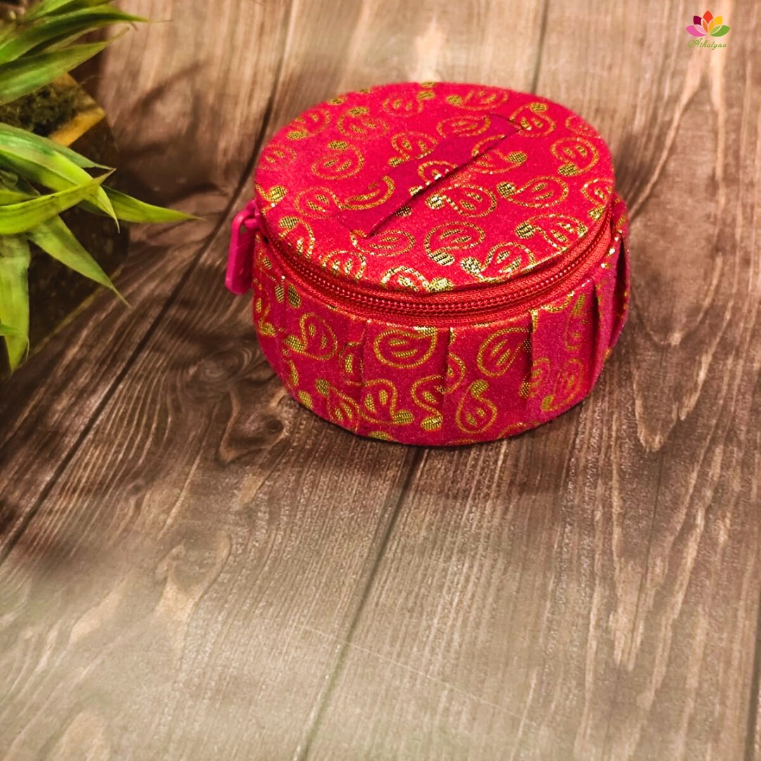 Brocade Leaf Bangle Box