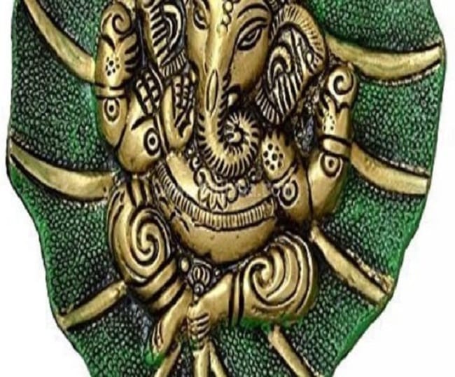 Ganesha on peepal Leaf wall hanging