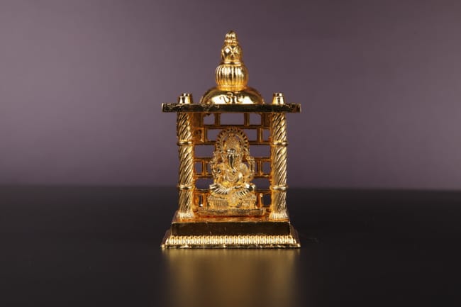 Ganpati Idol In Mandir Frame