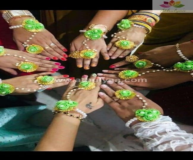 Hath Phool and Maang tikka combo