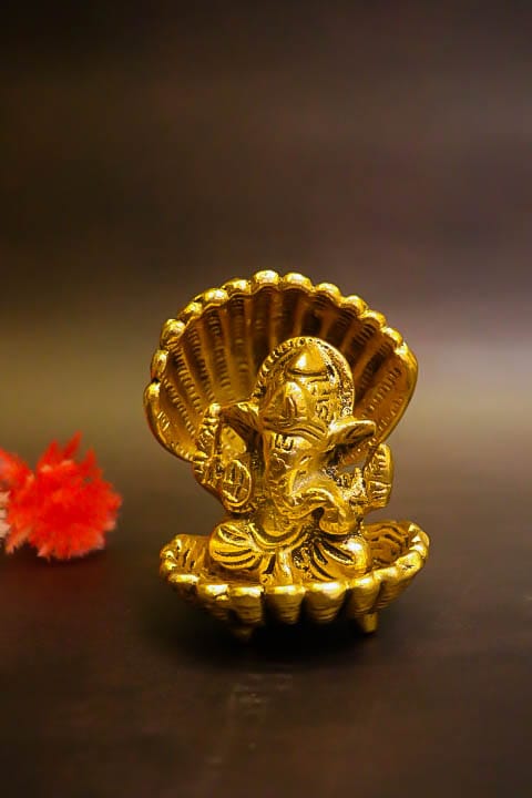 Shell Ganesh/Krishna Statue
