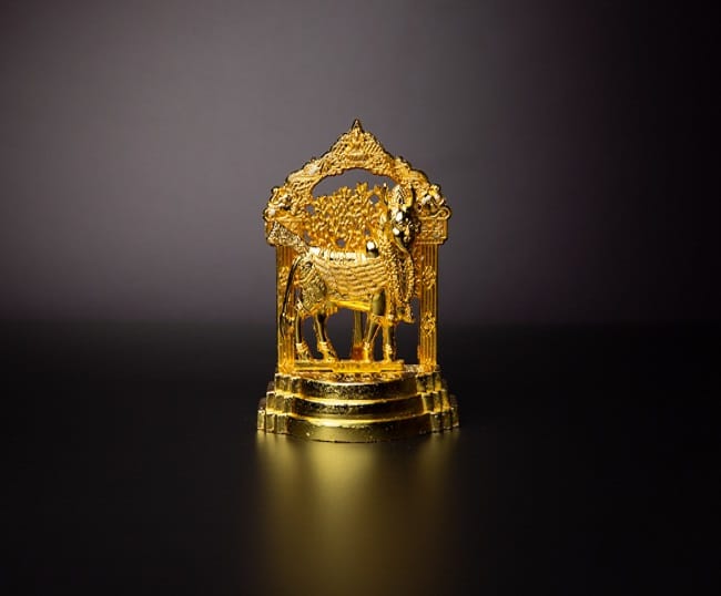 Kamadenu Statue