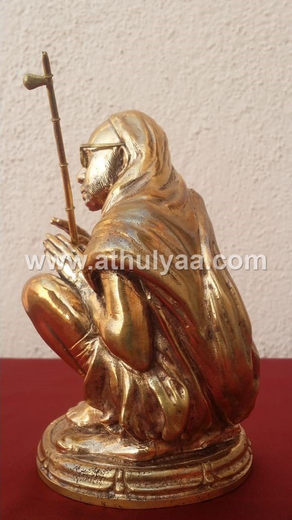Maha Periyava Statue