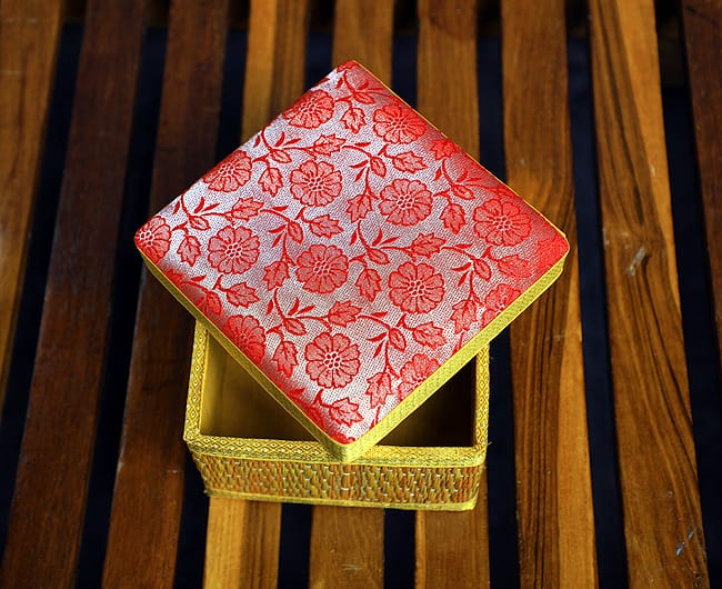 Kora Mat square brocade box