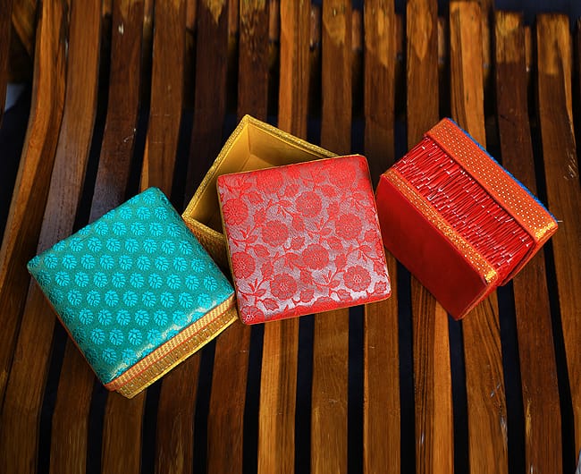 Kora Mat square brocade box