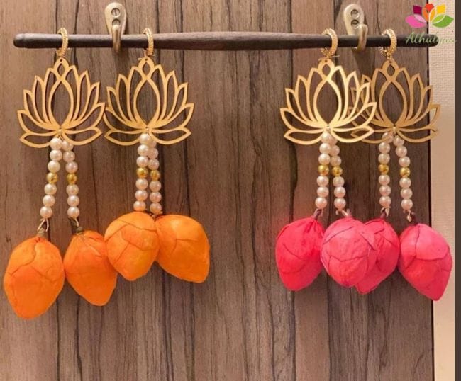 Lotus hanging with lotus buds - Pair