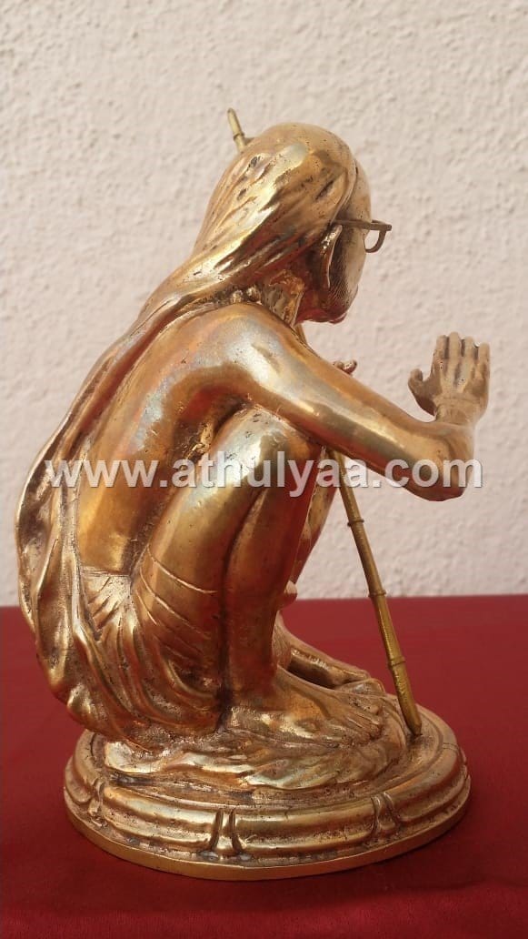 Maha Periyava Statue