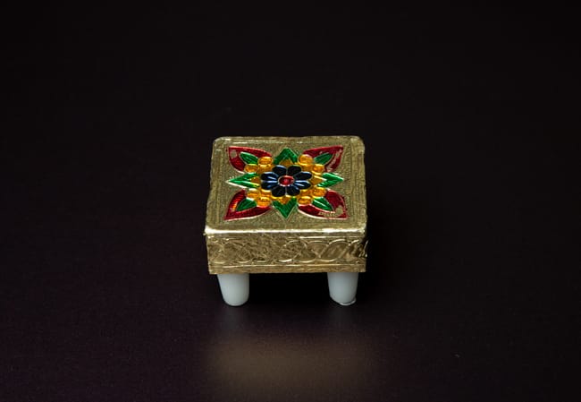 Meenakari Chowki/Manai