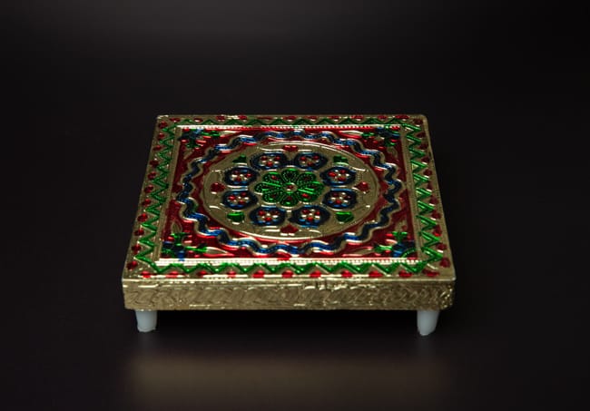 Meenakari Chowki/Manai