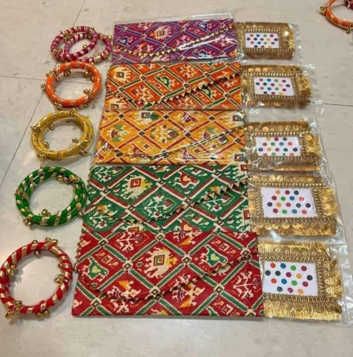 Bandhani Clutch And Bangle Combo Set