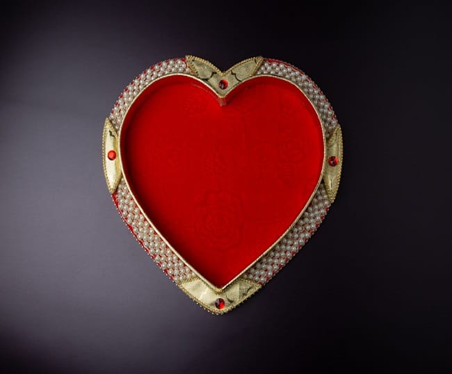 Seer Varisai Heart Shaped Tray