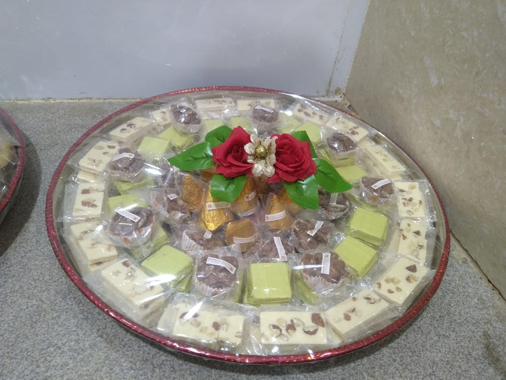 Seervarisai Thattu Plate sheet packaging with bow
