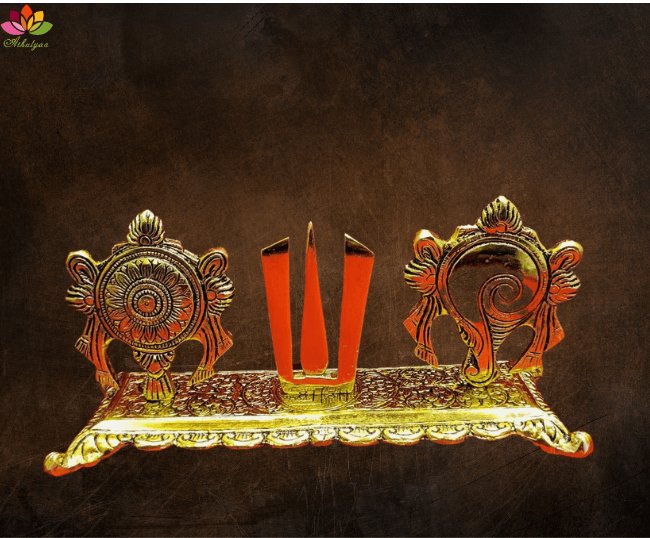 Shankh Chakra Namam statue