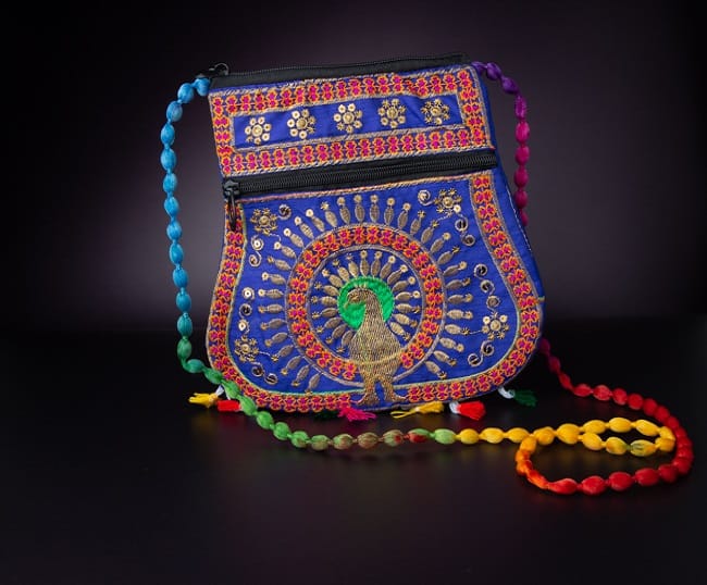 Sling bag with floral embroidery