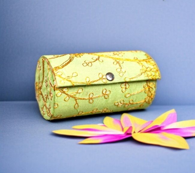 Embroidered Bangle Box-medium
