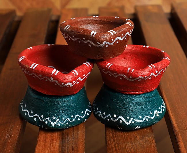 clay diya with kolam -set of 6