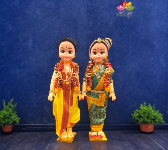 Iyengar Style Wedding Couple Dolls with base