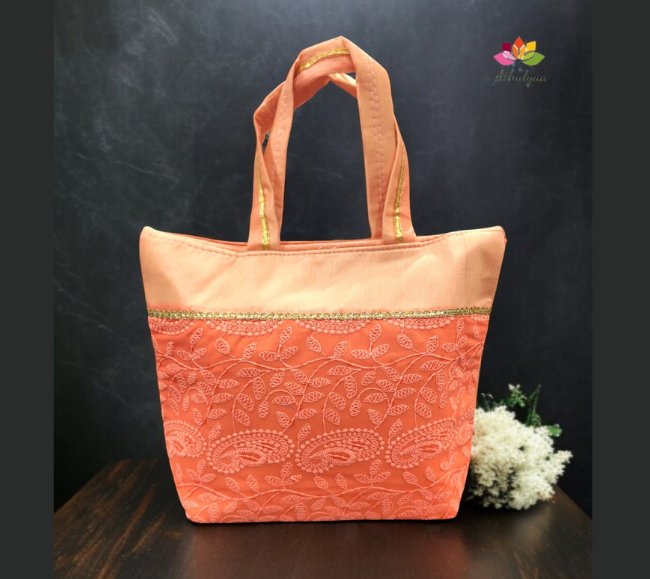 Chikankari with Border bag