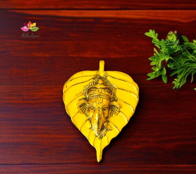 leaf color ganesha face lacquer finish