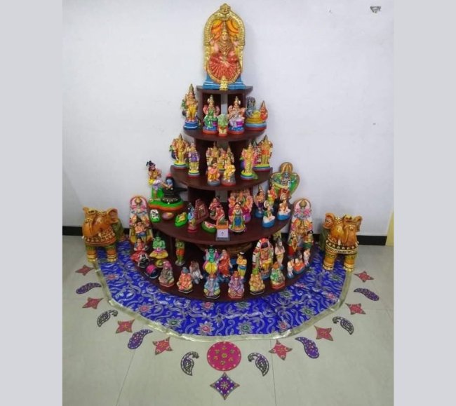 Semi-Circular Gopuram Style Golu padi
