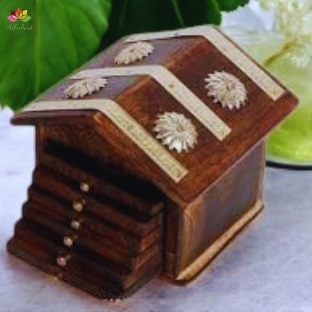 Hut shaped tea coaster
