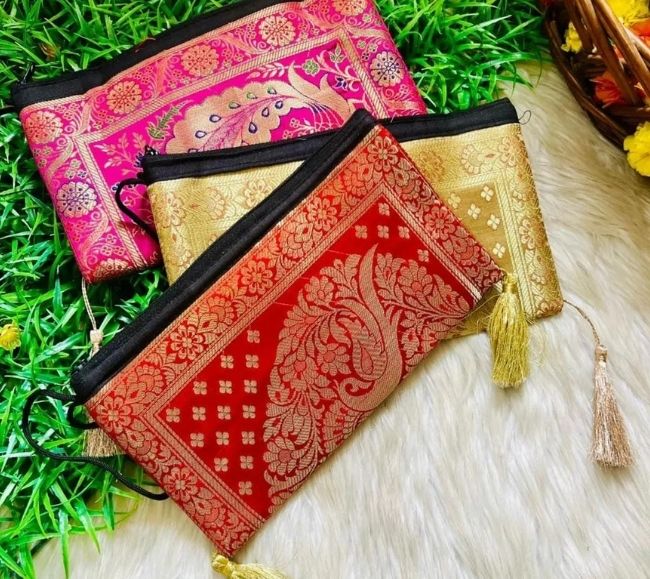 Banarasi Zipper Purse