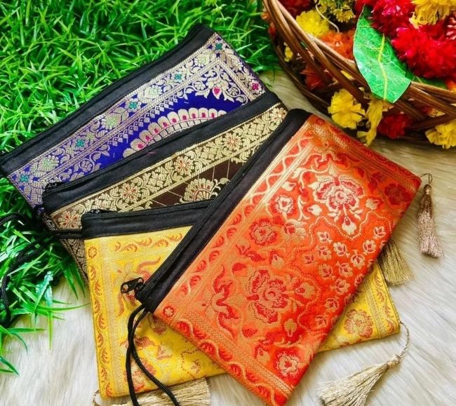 Banarasi Zipper Purse