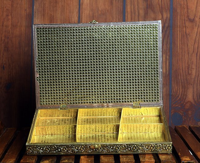 Twin Peacock Emboss dry fruit box