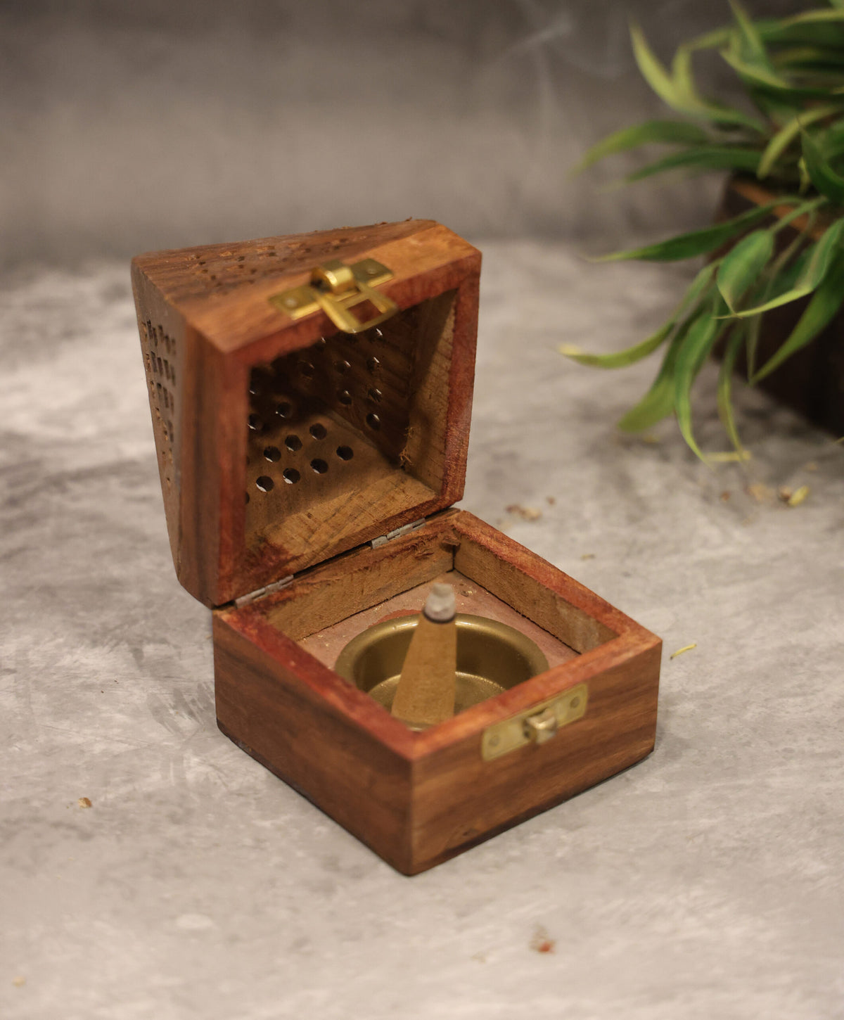 Wooden Dhoop Stand